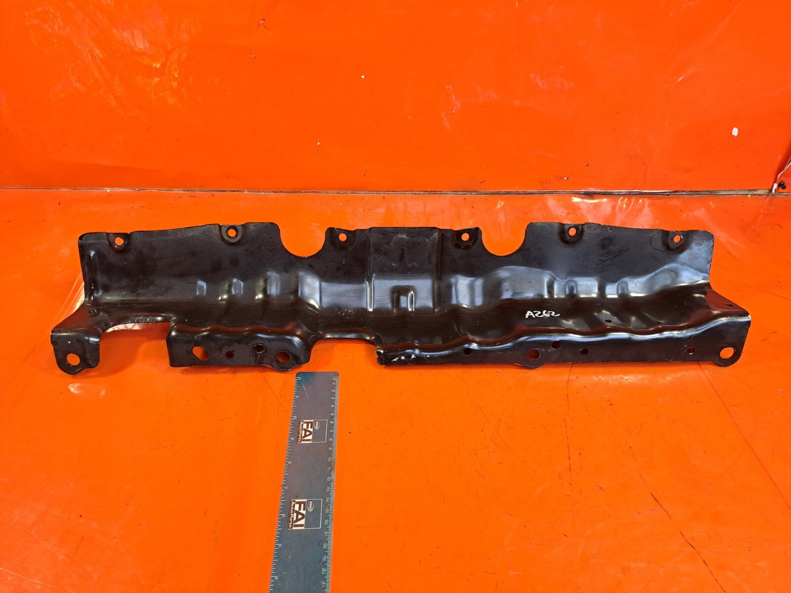 ✅TESLA MODEL 3 LONG RANGE 2020 BATTERY PACK REAR SUPPORT MOUNT BRACKET A262 - Image 1