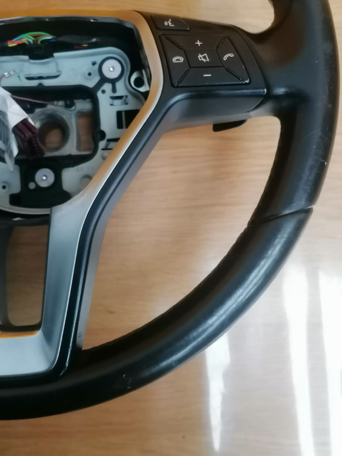 ✅MERCEDES A180 W176 1.5 DIESEL 2015 MULTIFUNCTION STEERING WHEEL PADDLE SHIFTERS - Image 4