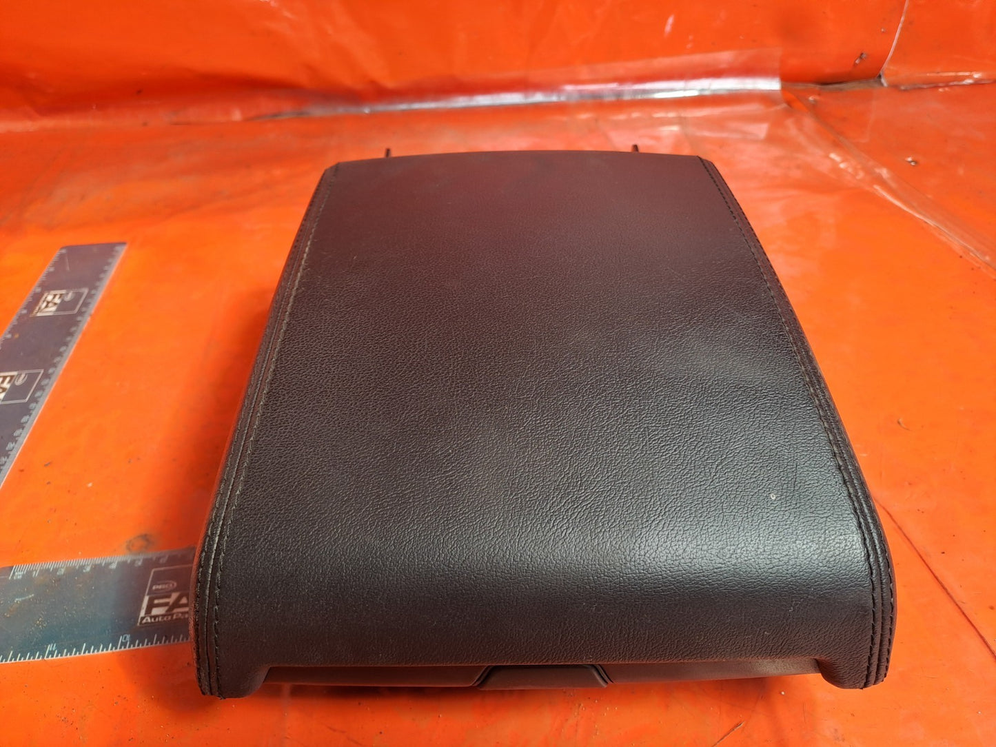 ✅2020 Jaguar I-Pace X590 Centre Console Leather Armrest J9C3-045C74-AE A375 - Image 3