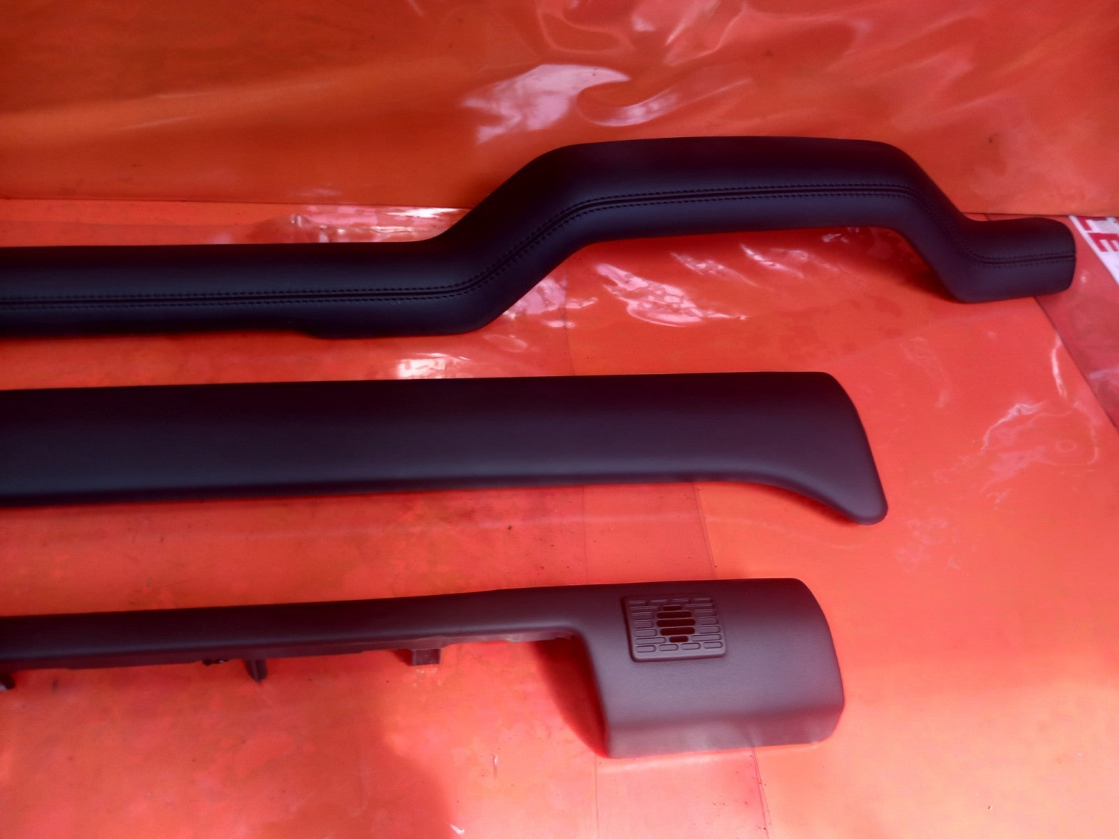 Land Rover Defender L663 3.0 Diesel 2025 Interior Trims L8B227407BC8PVJ Warranty - Image 5
