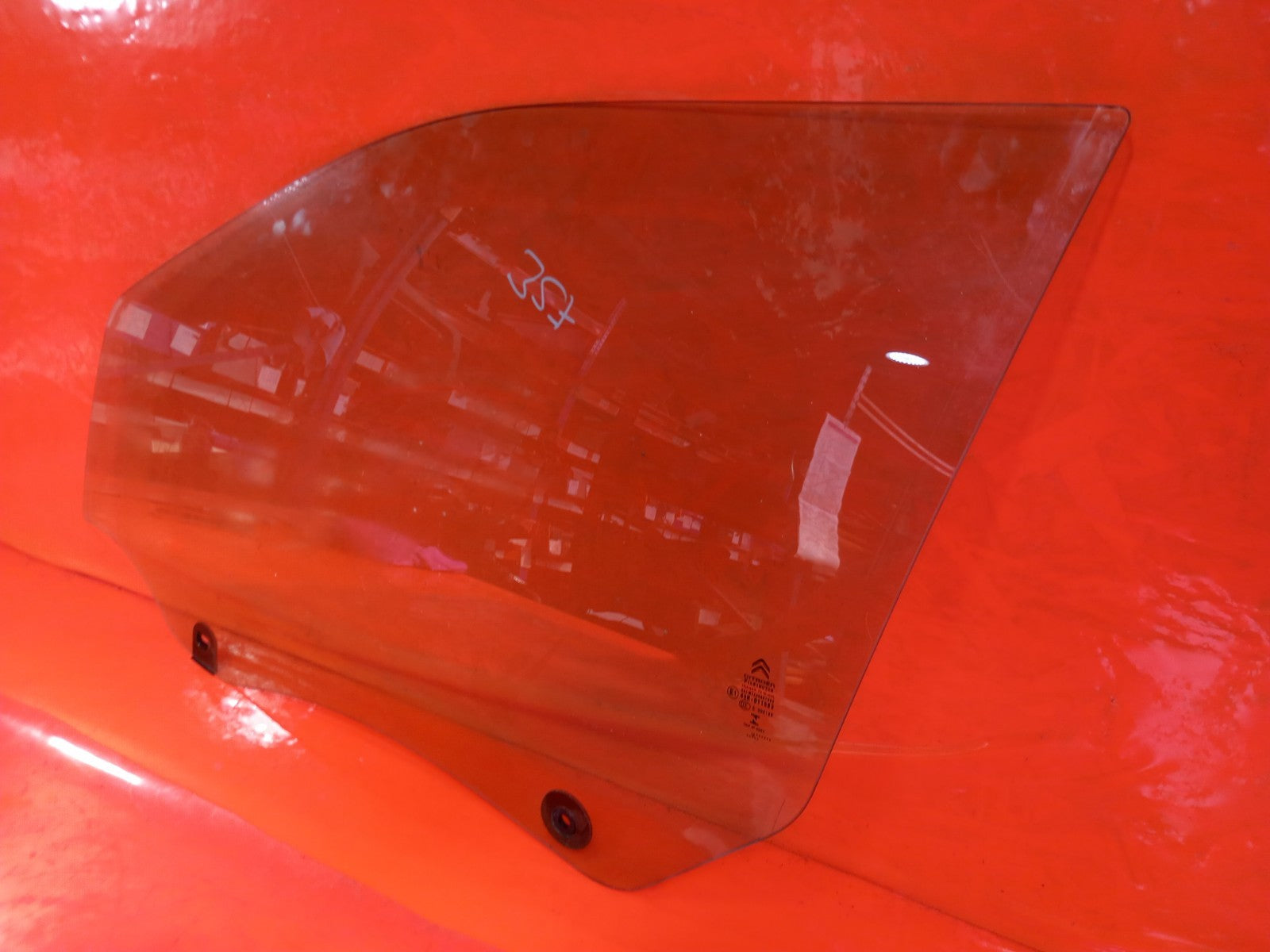 Citroen C4 Cactus 1.6 Diesel 2015 Front Left Window Glass 43R-01183 A327 - Image 3