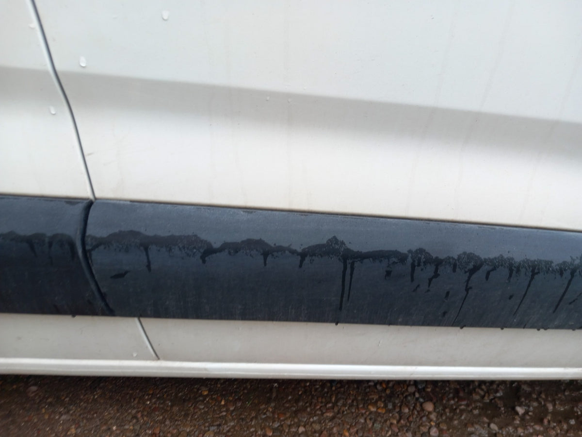 2022 Peugeot Partner K9 Front Right Door Lower Moulding Warranty A419 - Image 2