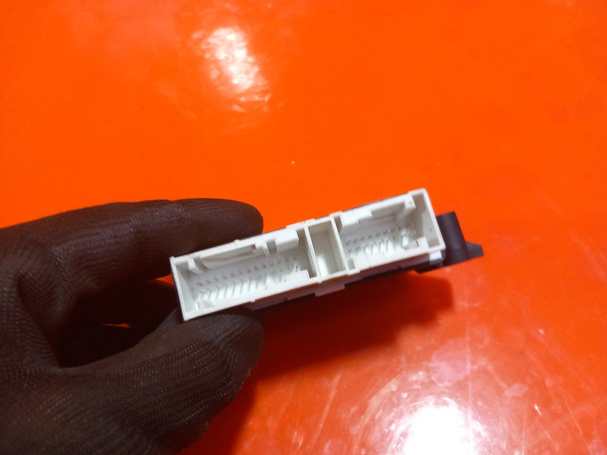 ebay-src:https://i.ebayimg.com/00/s/mtiwmfgxnjaw/z/g0caaeswprxqvl86/$_57.jpg