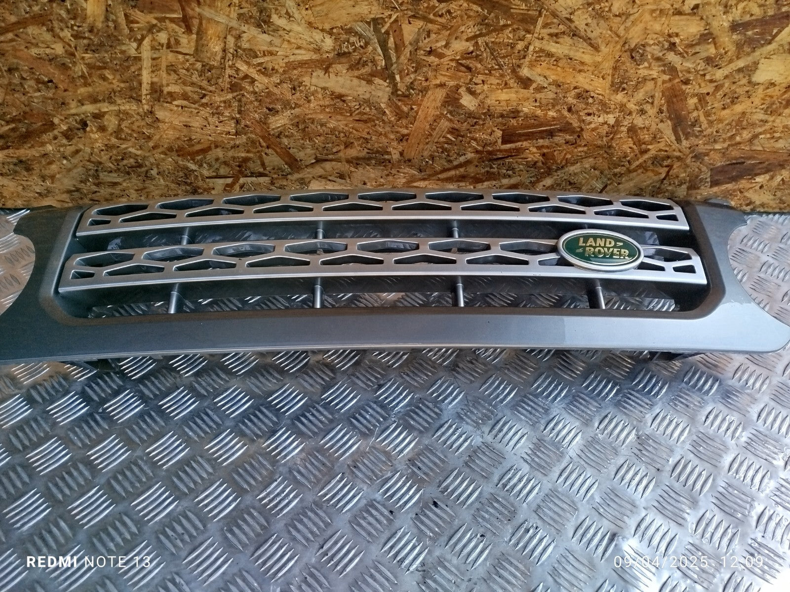✅LAND ROVER DISCOVERY 4 L319 3.0 DIESEL 2010 FRONT BUMPER GRILLE Warranty A265 - Image 5