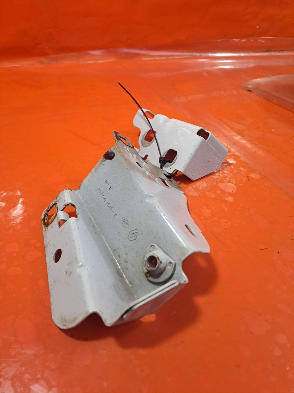 ✅RENAULT ZOE DYNAMIQUE 2015 FRONT LEFT WING BRACKETS 620425323R Warranty A317 - Image 4