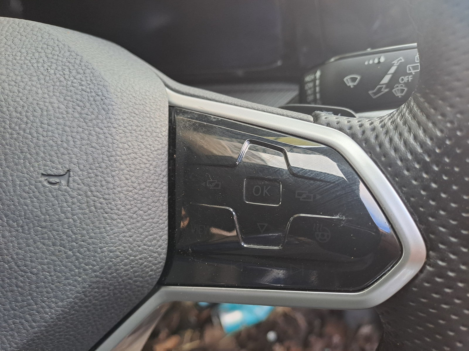 ✅VW GOLF R-LINE MK8 1.5 PETROL 2021 MULTIFUNCTION LEATHER STEERING WHEEL A349 - Image 2