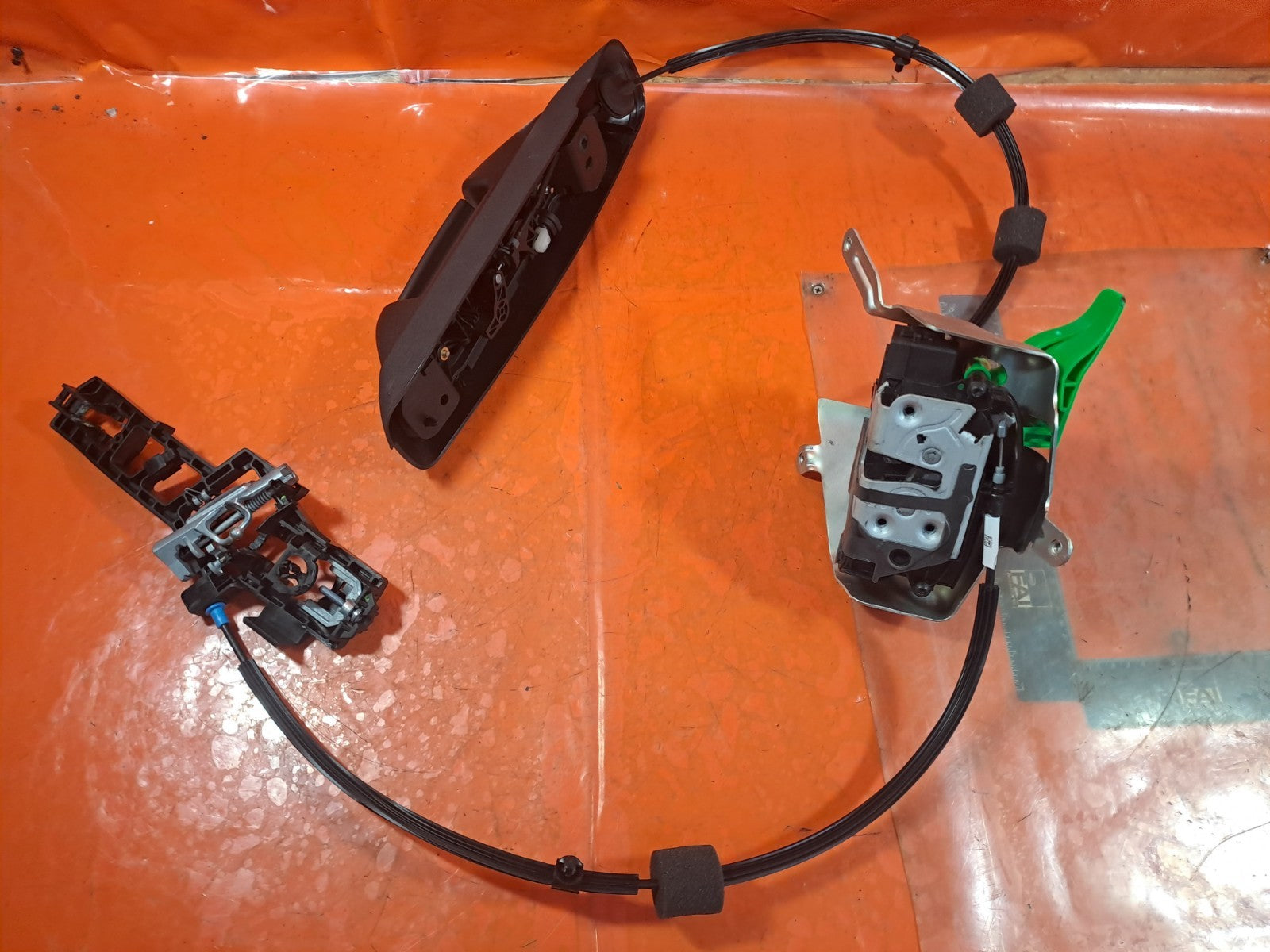 ✅FORD TRANSIT COURIER 1.5 DIESEL 2024 REAR LEFT SLIDING DOOR LOCK R2X6V264A27DD - Image 3