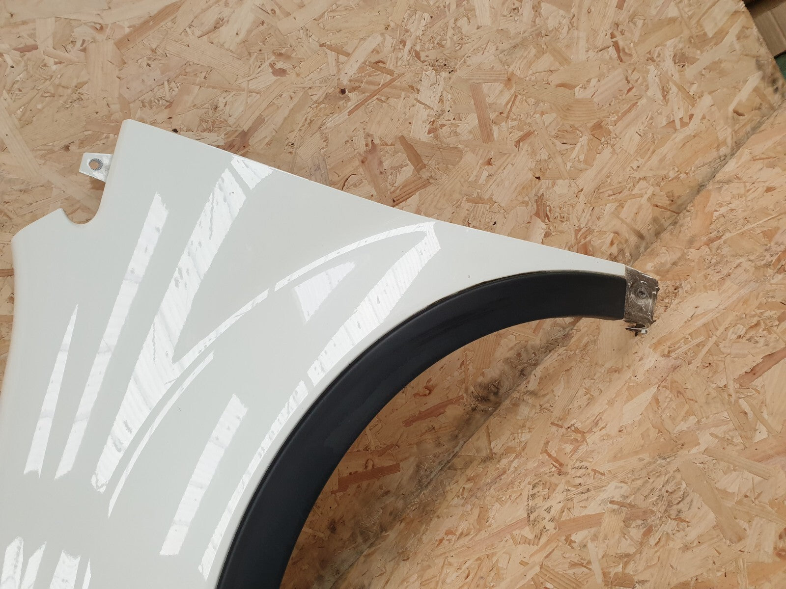 ✅2016 Ssangyong Korando Front Left Wing Fender Panel White + Warranty A138 - Image 4