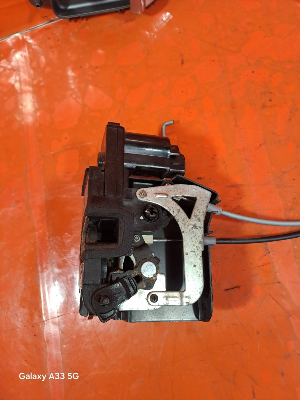 ✅SSANGYONG RODIUS TURISMO 2.2 DIESEL 2017 REAR LEFT DOOR LOCK Warranty A286 - Image 2