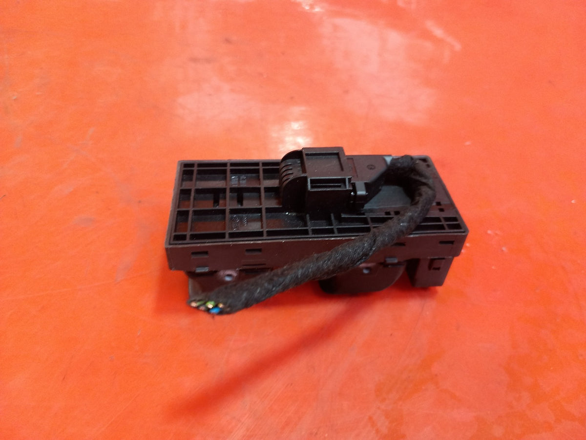 ebay-src:https://i.ebayimg.com/00/s/mtiwmfgxnjaw/z/eoeaaesw1inqhbl9/$_57.jpg