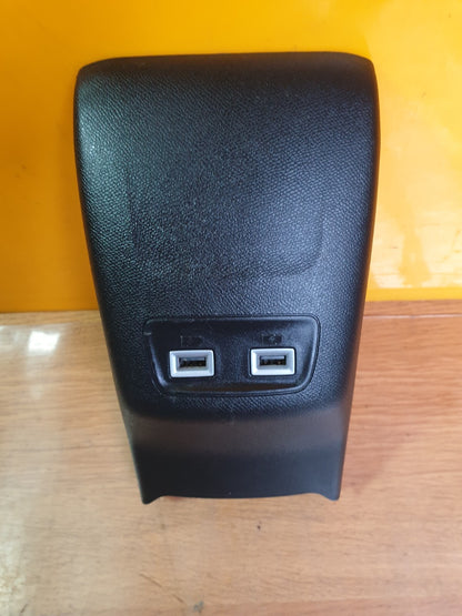 ✅PEUGEOT 2008 MK2 GT EV ELECTRIC 2020 USB PORTS TRIM 9824334377 Warranty A193 - Image 4