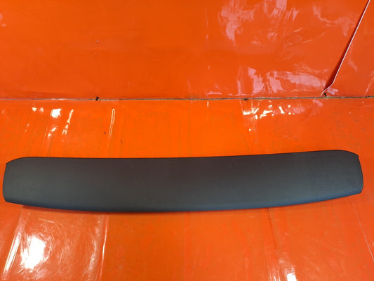 ✅2023 CUPRA BORN V2 EV REAR LID UPPER CENTRE TRIM PANEL 10A867707A WARRANTY A209 - Image 1