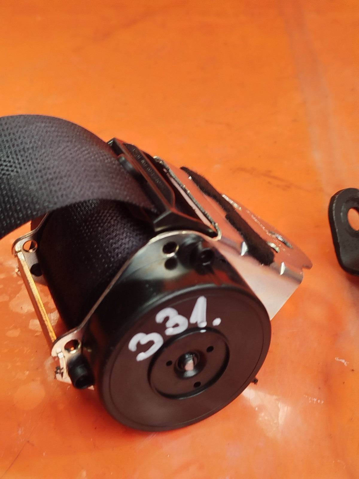✅RENAULT CLIO V 1.6 PETROL 2025 REAR CENTRE SEAT BELT 888509558R 642976100C A331 - Image 4