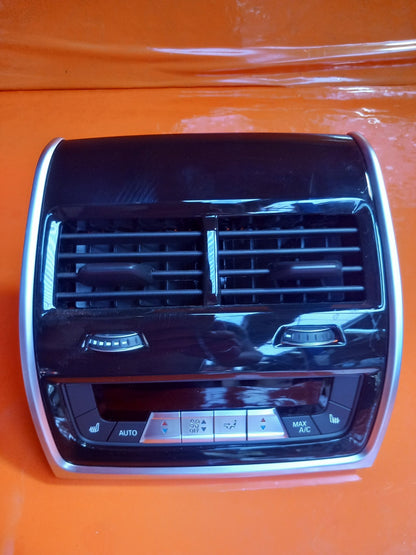 BMW X5 G05 Xdrive 50e M Sport 3.0 Petrol 2025 Rear Climate Heater Control Panel  - Image 4