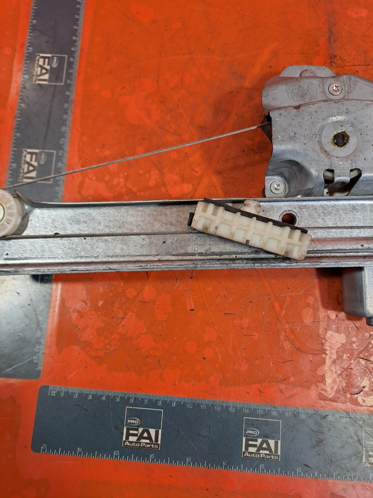 ✅RENAULT TRAFIC MK3 Sl27 1.6 DIESEL 2015 FRONT LEFT WINDOW REGULATOR & MOTOR - Image 4