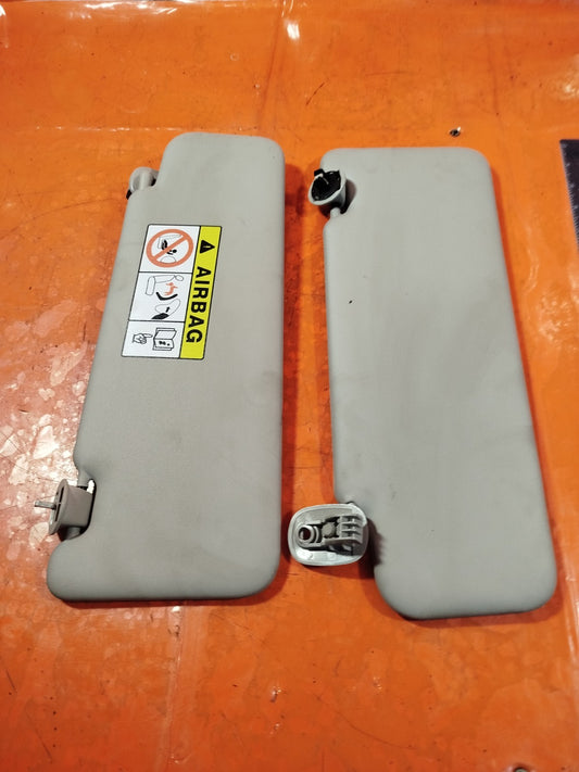✅2024 DACIA DUSTER JOURNEY SUN VISOR PAIR LEFT & RIGHT 964000782R +WARRANTY A364 - Image 1
