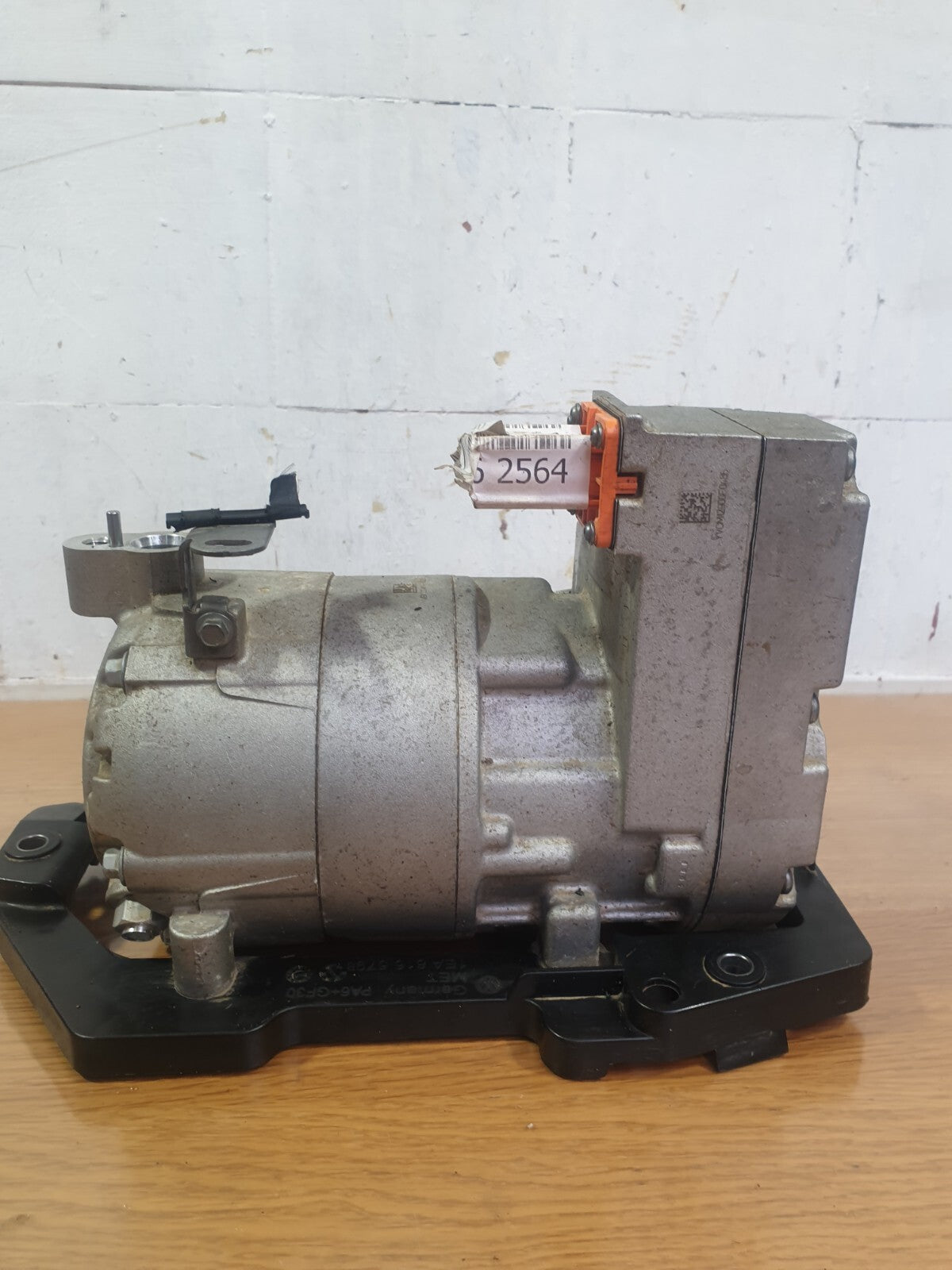 ebay-src:https://i.ebayimg.com/00/s/mtywmfgxmjaw/z/chgaaoswbebmucfn/$_57.jpg