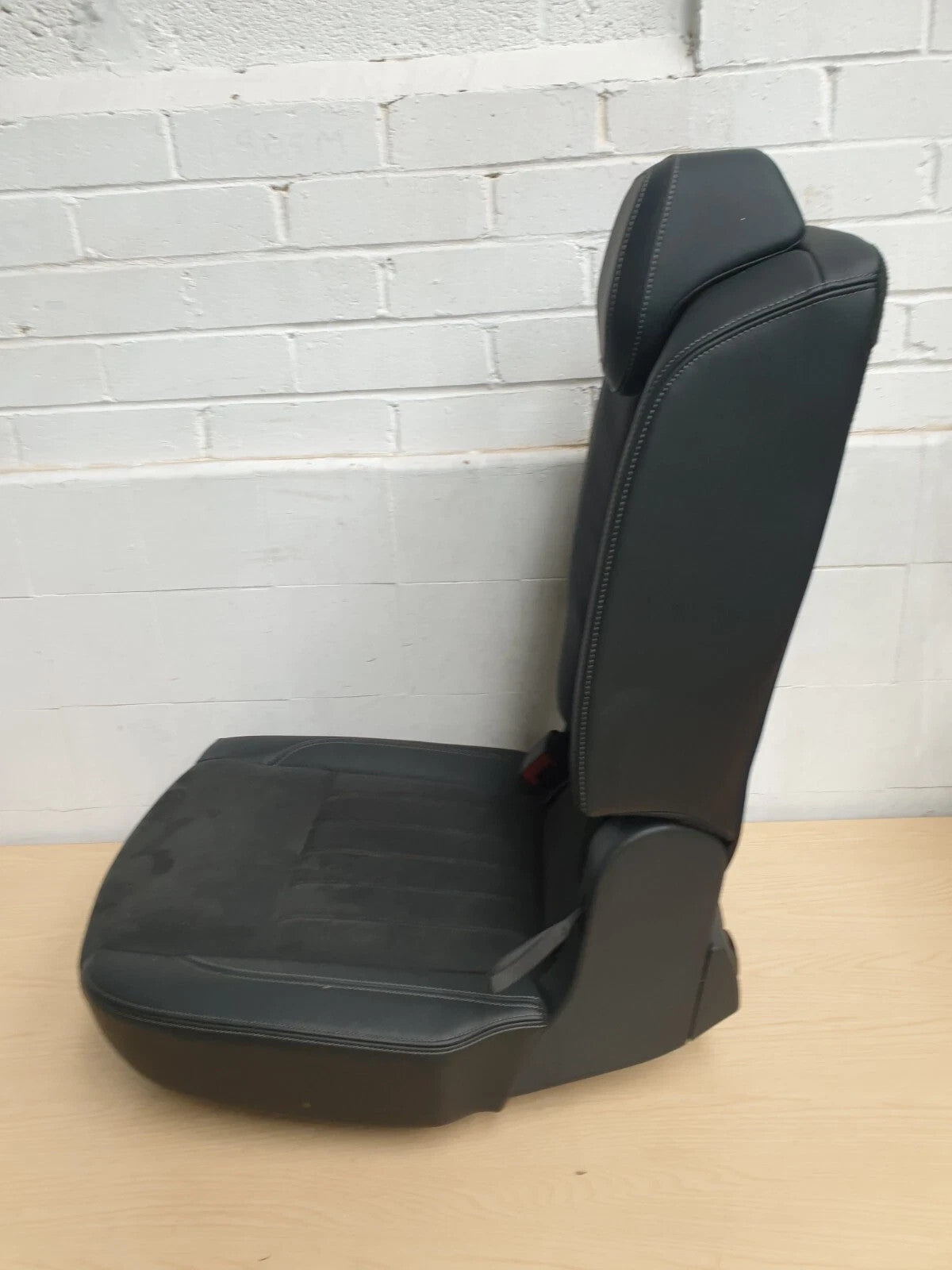 ebay-src:https://i.ebayimg.com/00/s/mtywmfgxmjaw/z/fcsaaeswrclp5x5g/$_57.jpg