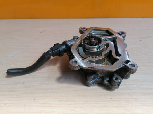 MERCEDES C200 W205 AMG 2.0 PETROL 2015 VACUUM PUMP A2701800901 - Image 1