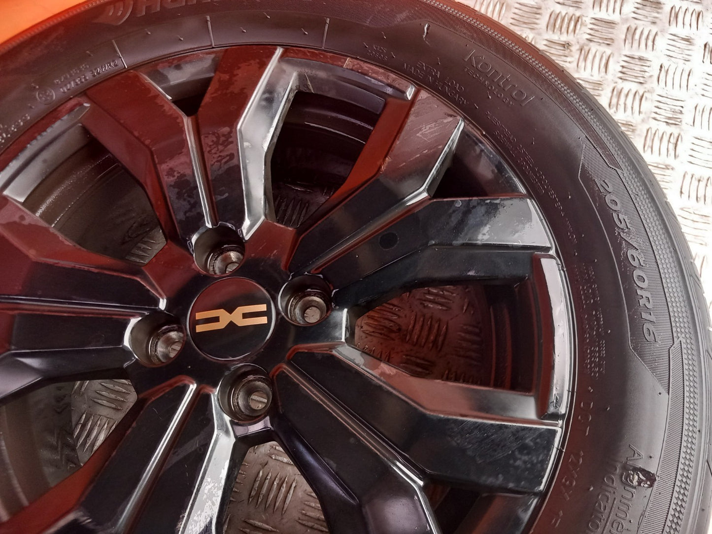 2024 Dacia Jogger Alloy Wheel with Tyre 205/60 R16 403004026R Warranty A391 - Image 5