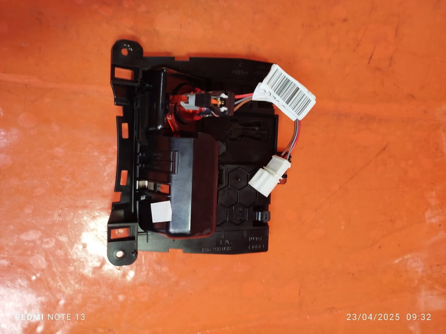 ✅AUDI Q5 S LINE 2.0 PETROL 2012 CENTRE CONSOLE STORAGE COMPARTMENT 8K0857965 - Image 5