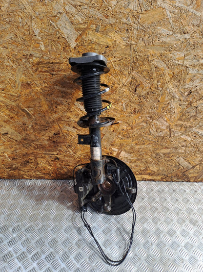 ✅MERCEDES B180 W246 1.8 DIESEL 2012 FRONT RIGHT SUSPENSION LEG HUB A2463209013 - Image 2