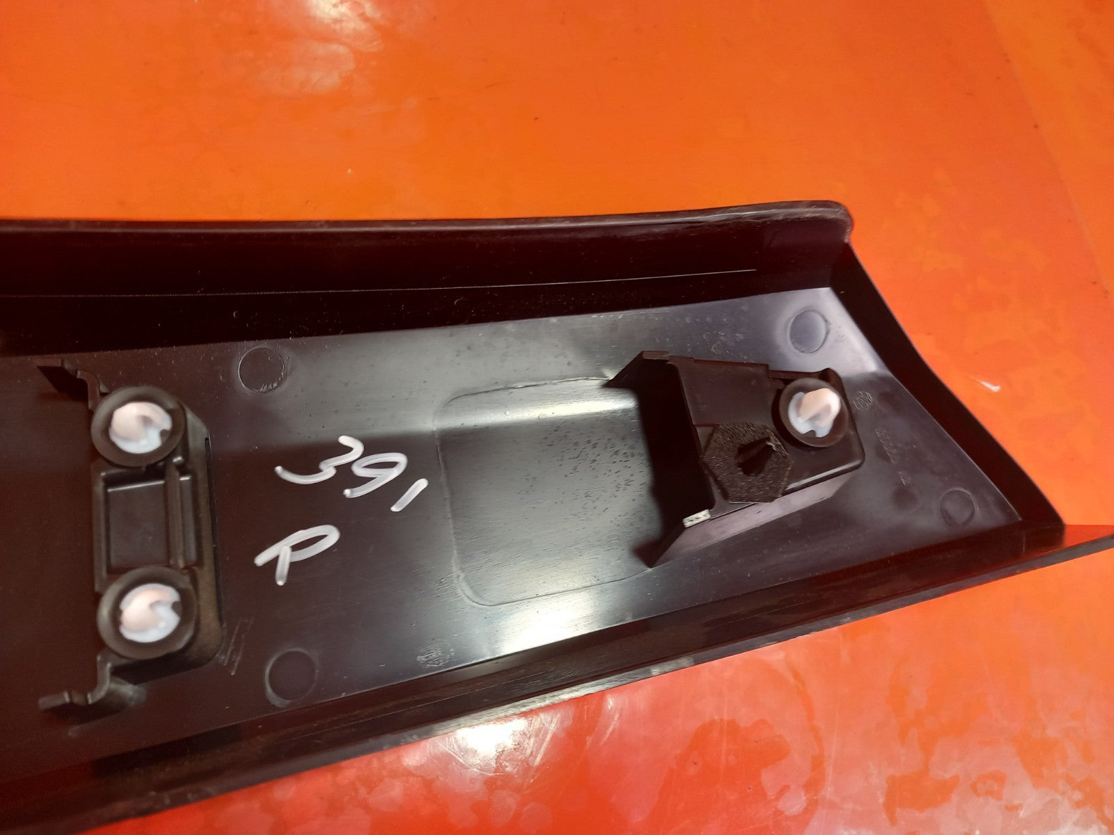 2024 Dacia Jogger External B-Pillar Trim Right Side 768186704R Warranty A391 - Image 10