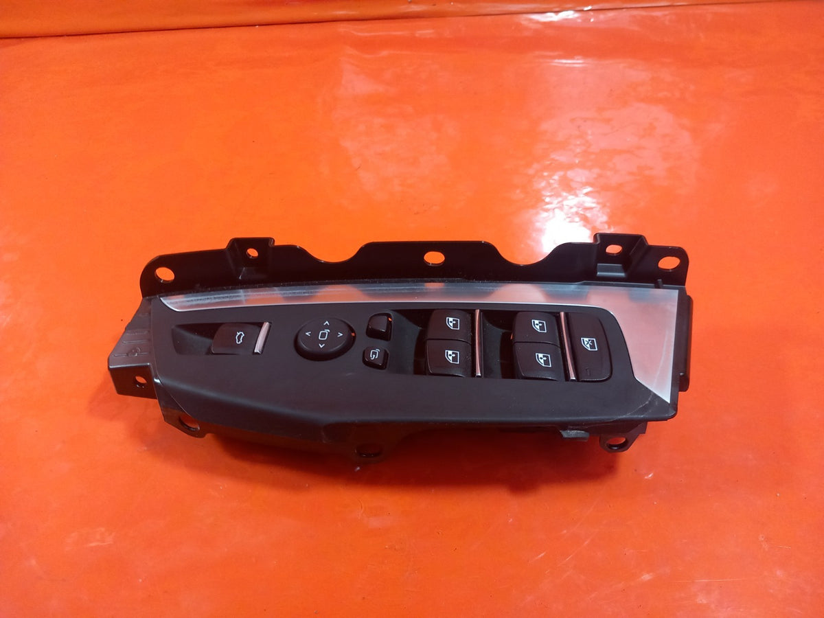ebay-src:https://i.ebayimg.com/00/s/mtiwmfgxnjaw/z/xdaaaeswju9qmrmo/$_57.jpg