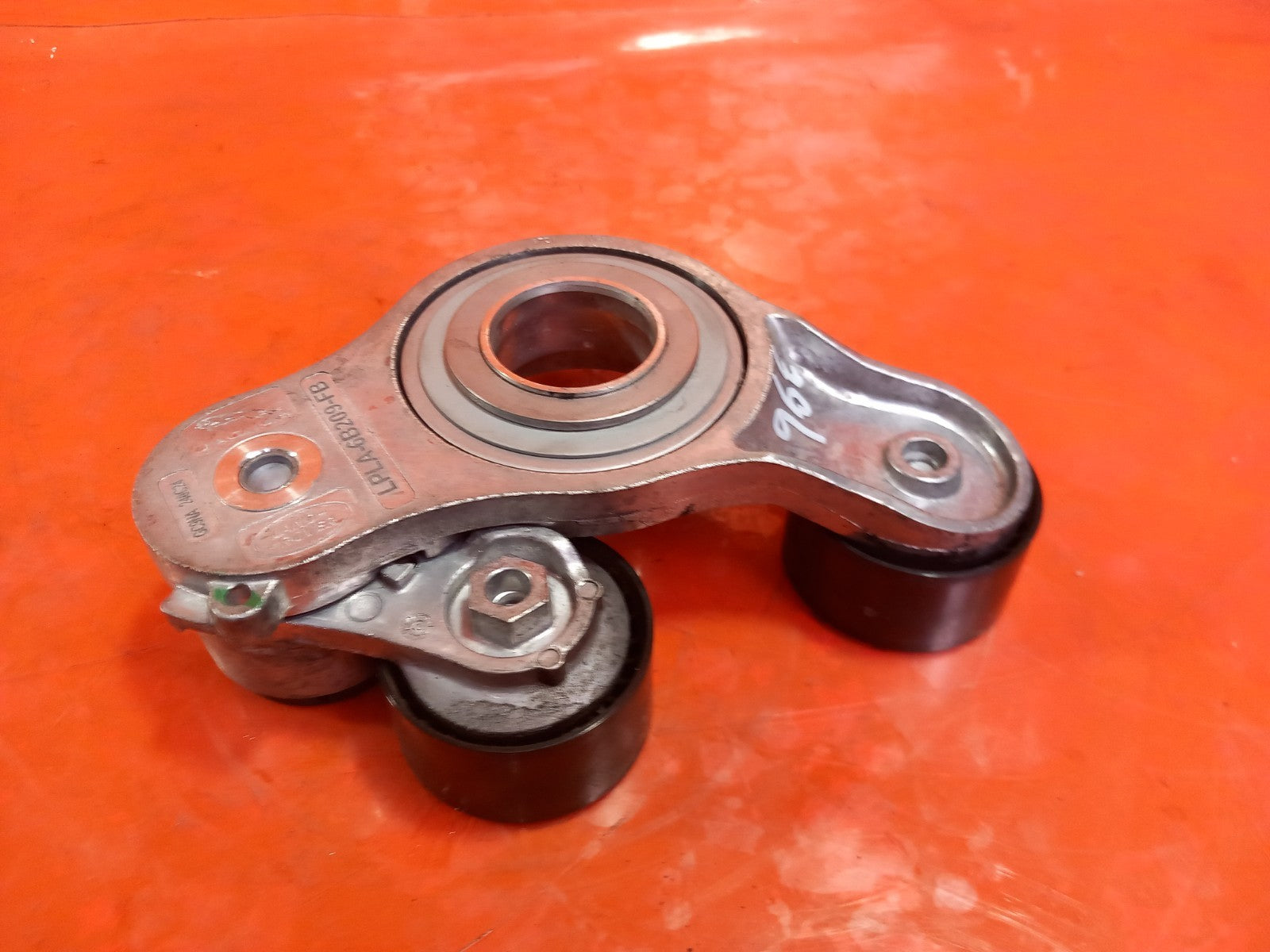 2025 Land Rover Defender L663 3.0 Diesel Alternator Belt Tensioner LPLA-6B209-FB - Image 8