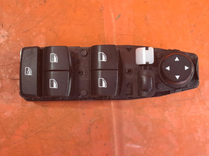 ✅2019 BMW 1 Series F20 M Sport Drivers Front Right Window Switch 9208110 A360 - Image 4