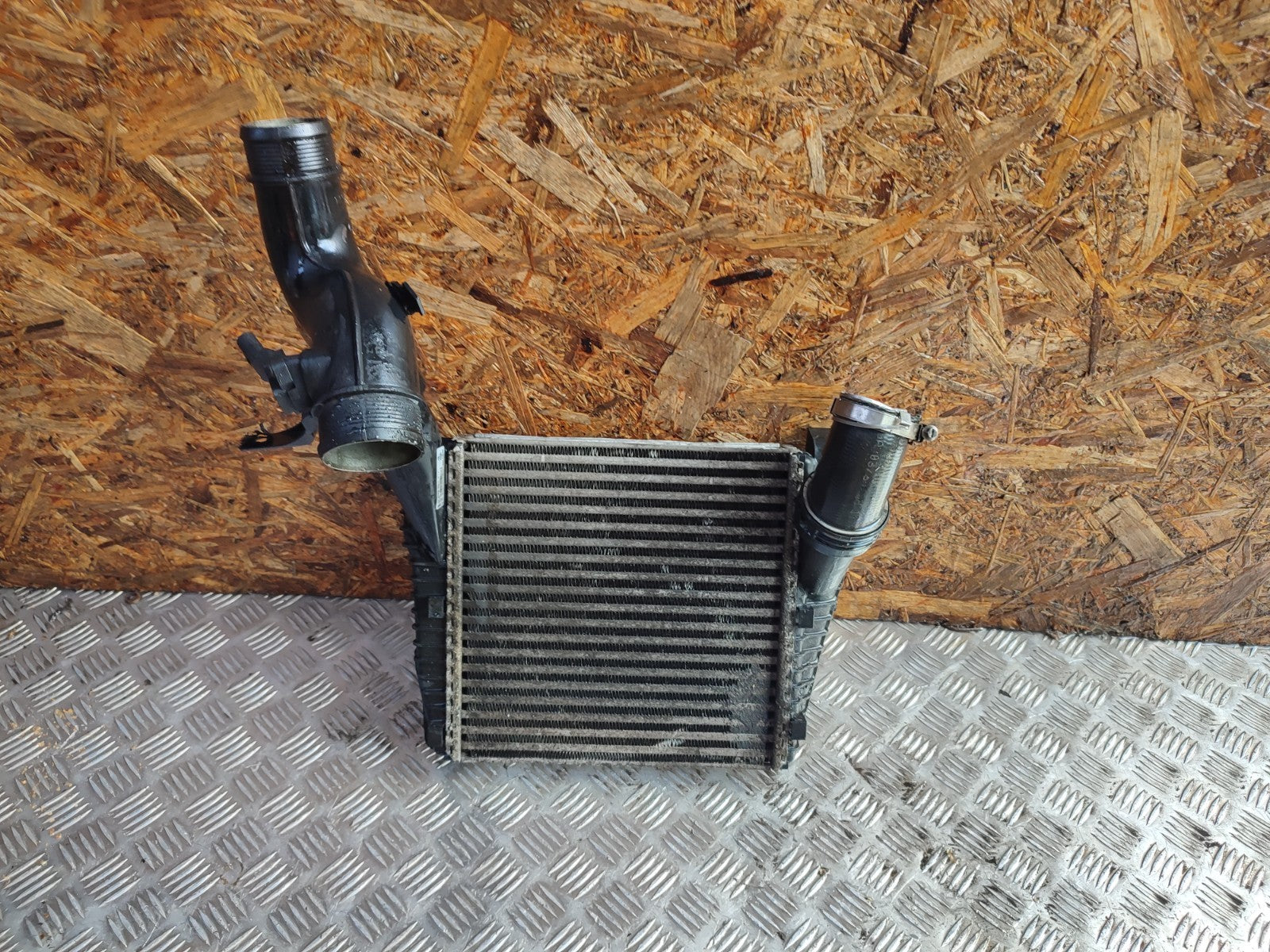 ✅2009 AUDI Q7 4L S LINE LEFT INTERCOOLER RADIATOR 7L6145803C + WARRANTY - Image 6