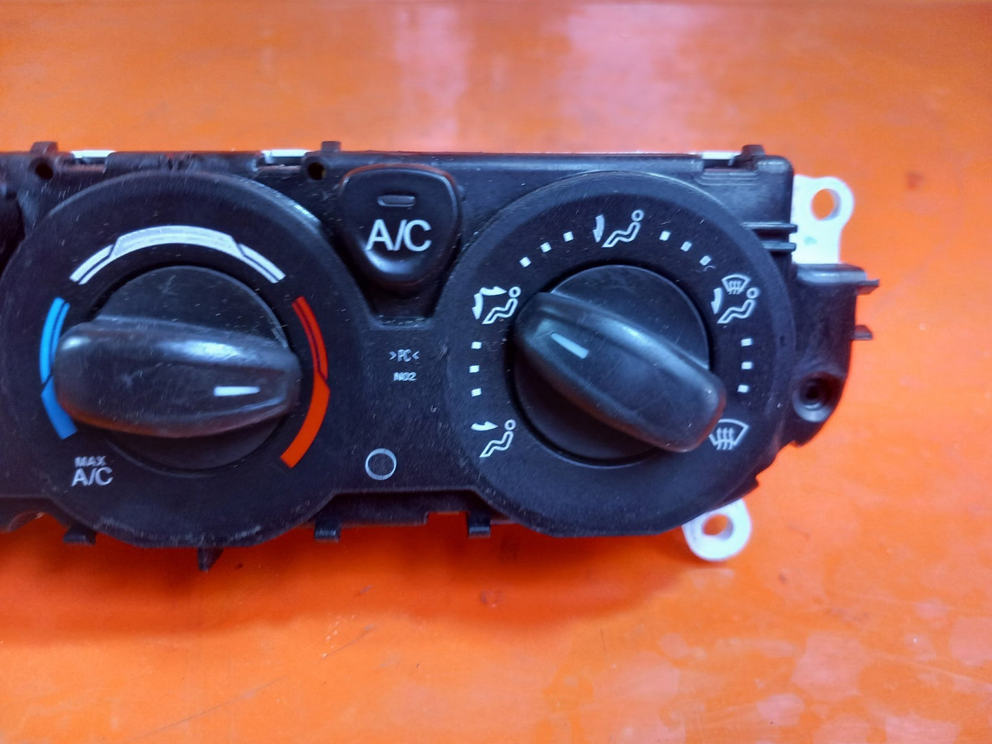 Ford Tourneo Custom 2.2 Diesel 2015 A/C Heater Climate Control Panel BM5T18549 - Image 4