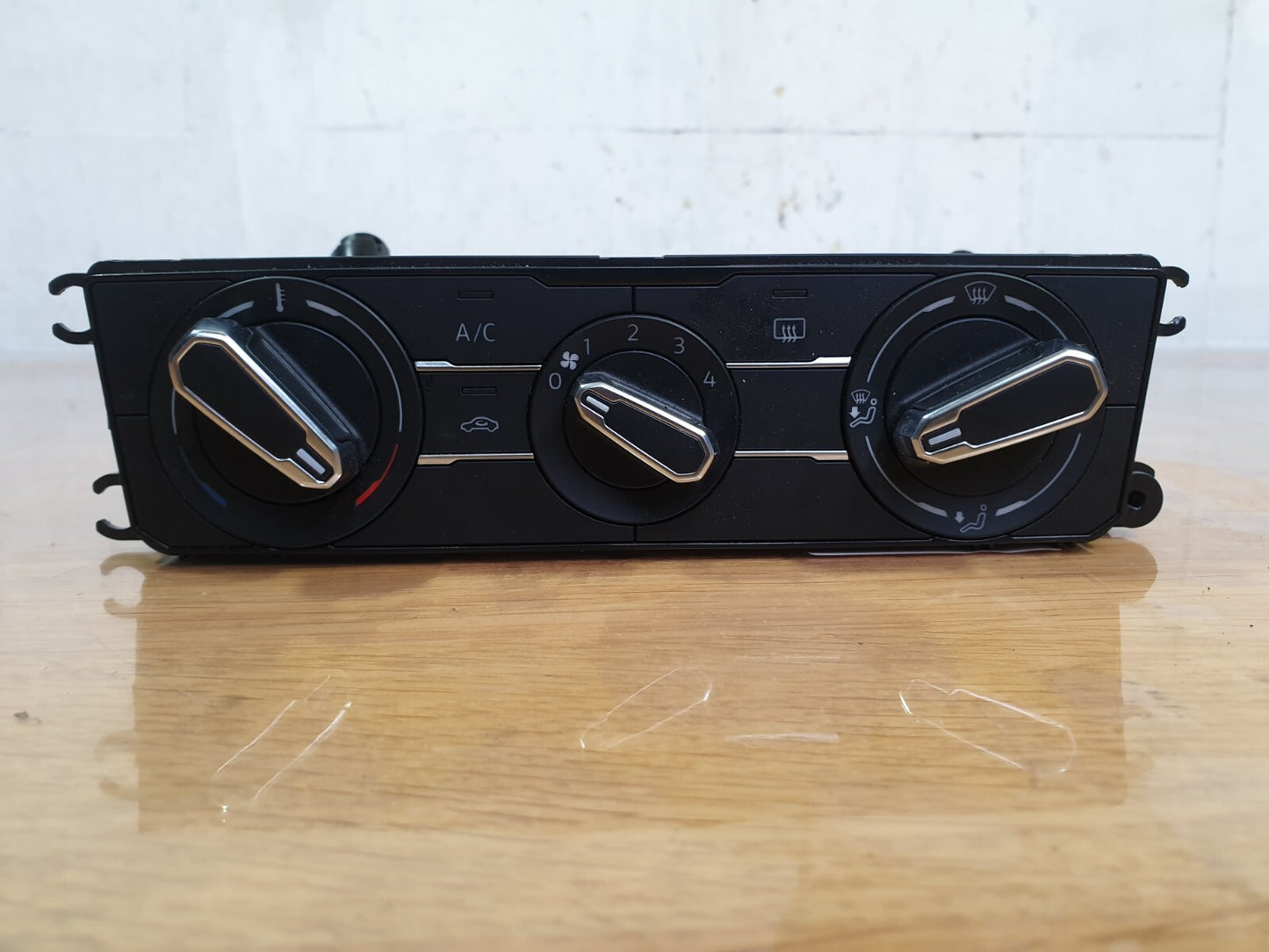 VW POLO MATCH 1.0 PETROL 2021 A/C CLIMATE HEATER CONTROL PANEL SWITCH 2G2820045K - Image 2