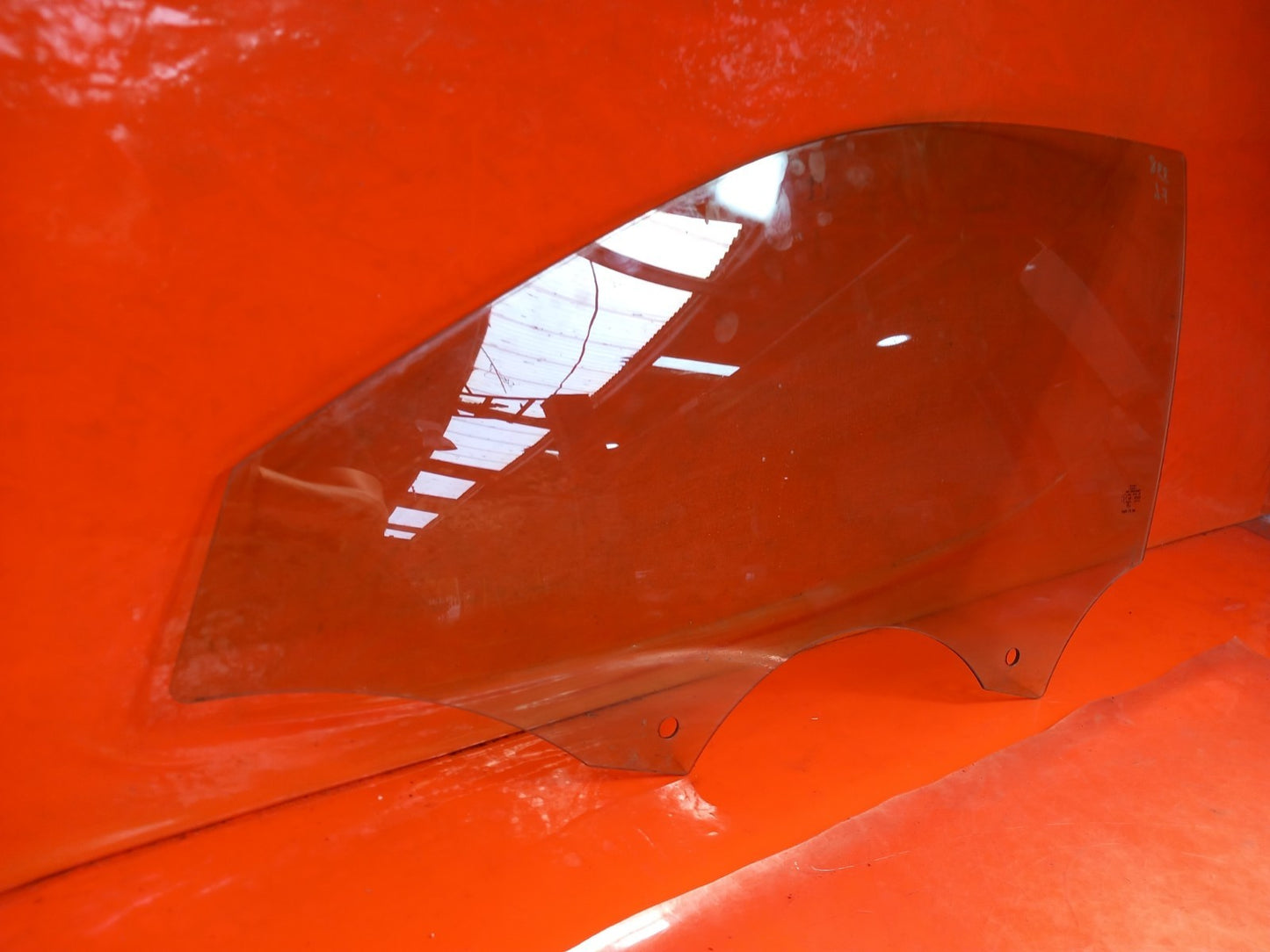 Audi A3 1.6 Diesel 2013 Front Left Window Glass 43R-001025 Warranty A338 - Image 3