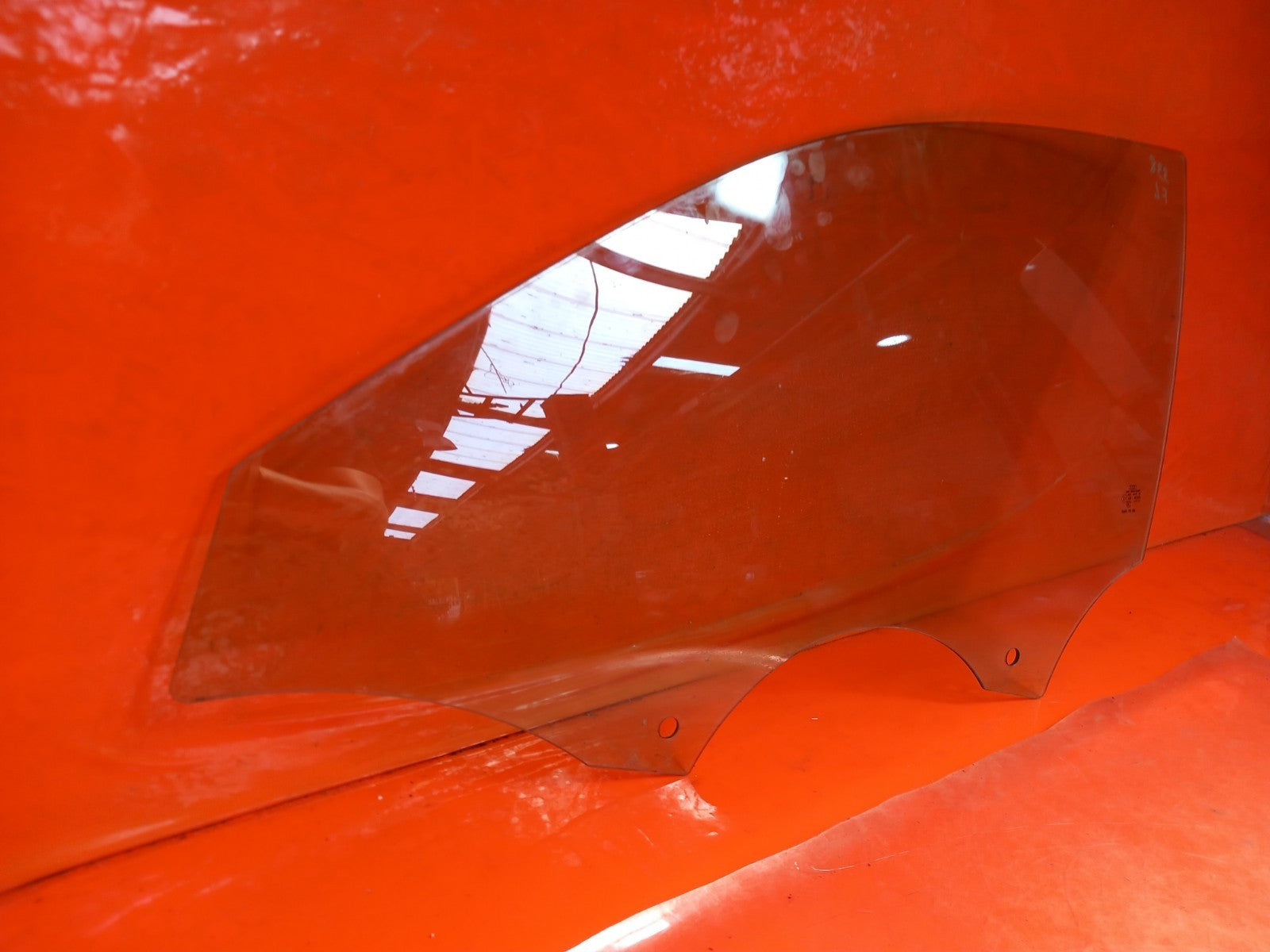 Audi A3 1.6 Diesel 2013 Front Left Window Glass 43R-001025 Warranty A338 - Image 3