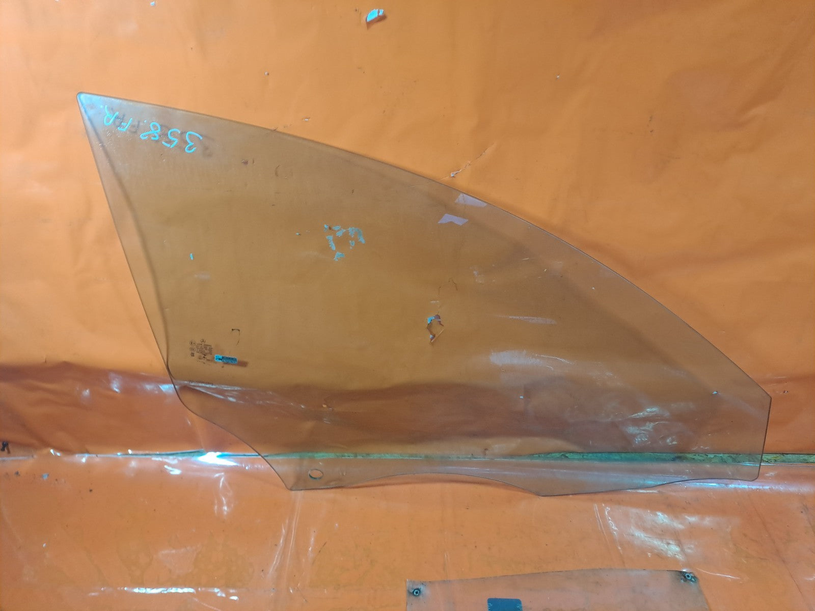 ✅2021 MERCEDES CLA C118 AMG LINE FRONT RIGHT DOOR GLASS A1187250200 A358 - Image 2