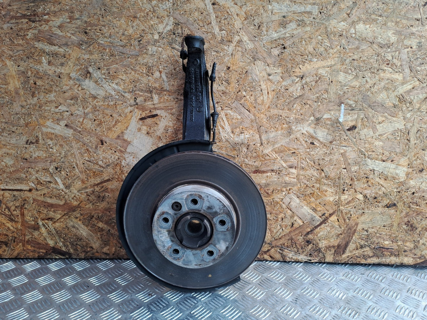 ✅Porsche Cayenne V6 2010 3.6 Petrol FRONT RIGHT SUSPENSION LEG HUB 7L0615311B - Image 1