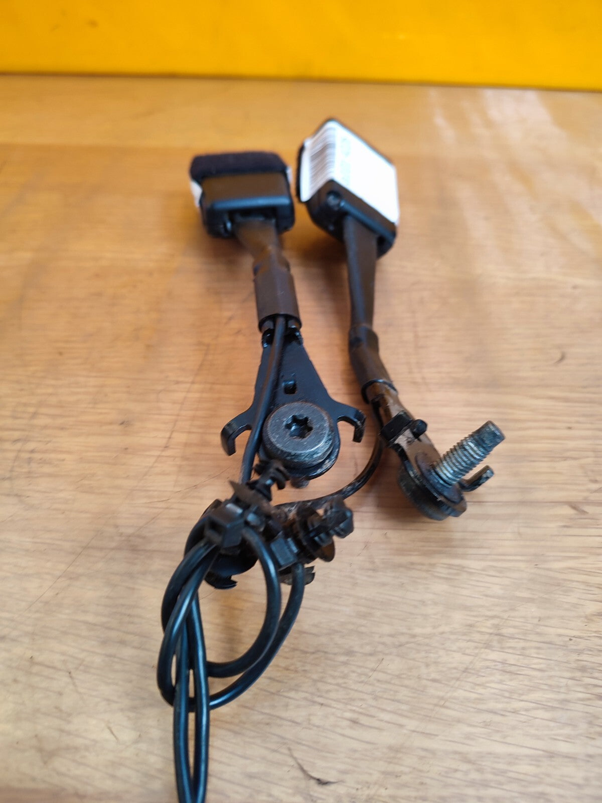 ✅Range Rover Evoque 2.2 Diesel 2012 Front Seat Belt Buckle 2x BJ3261208AE A101 - Image 5