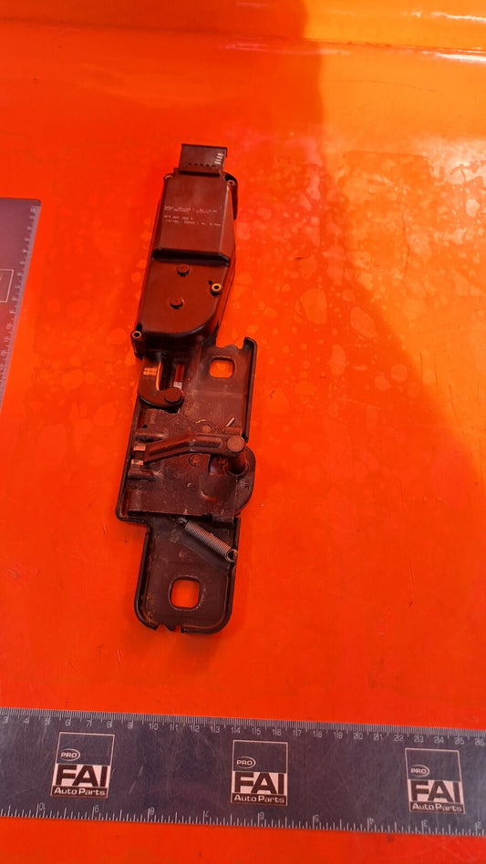 2010 AUDI Q7 S-LINE 3.0D ELECTRIC TAILGATE CATCH MECHANISM WITH MOTOR A224 - Image 1