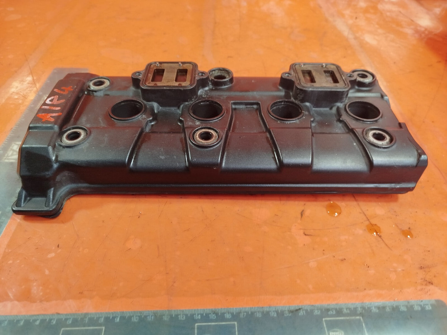 ✅2013 YAMAHA XJ6 F DIVERSION PETROL CYLINDER HEAD ENGINE PART ROCKER COVER A184 - Image 2