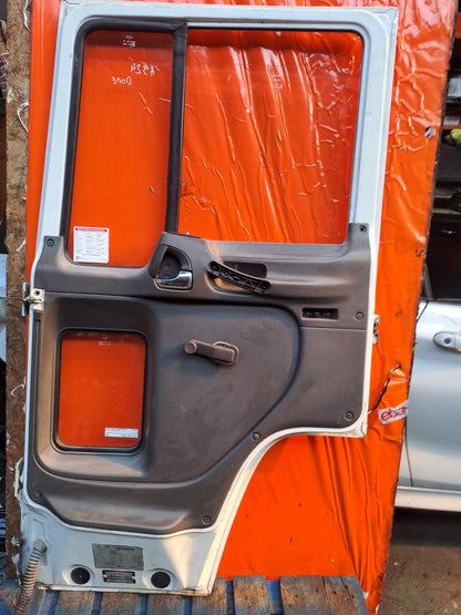 ✅Volvo FL 5.5 Diesel 2003 Front Right Door Bare White Warranty A324 - Image 8
