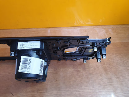 ✅2022 RANGE ROVER EVOQUE L551 CENTRE CONSOLE CUP HOLDER M8D2045H62AA + WARRANTY - Image 10