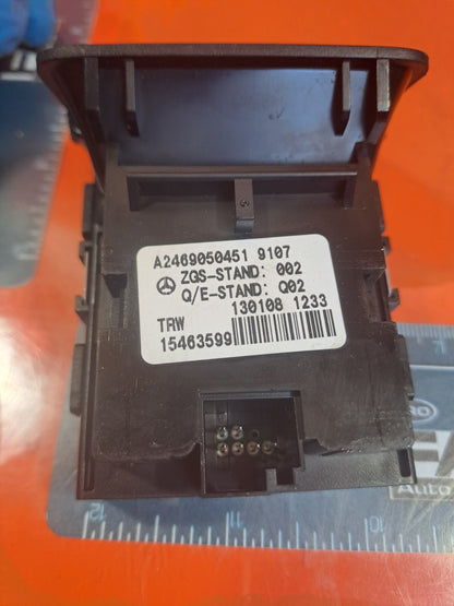 ✅Mercedes W176 A 180 1.5 Diesel 2013 Electric Handbrake Switch A2469050451 A195 - Image 6