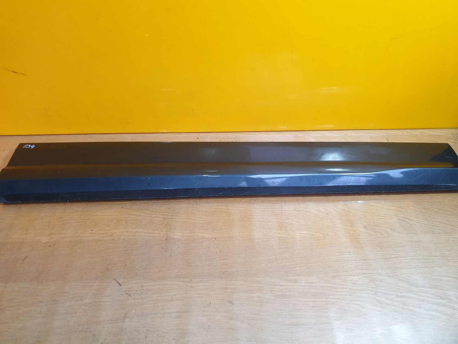 ✅AUDI Q2 S-LINE 1.4 PETROL 2017 FRONT RIGHT DOOR MOLDING GREY 81A853960B A134 - Image 2