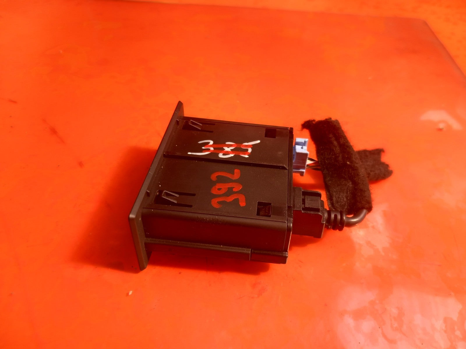 Renault Captur 1.6 Petrol 2023 USB Socket Port 284H39520R Warranty A392 - Image 10