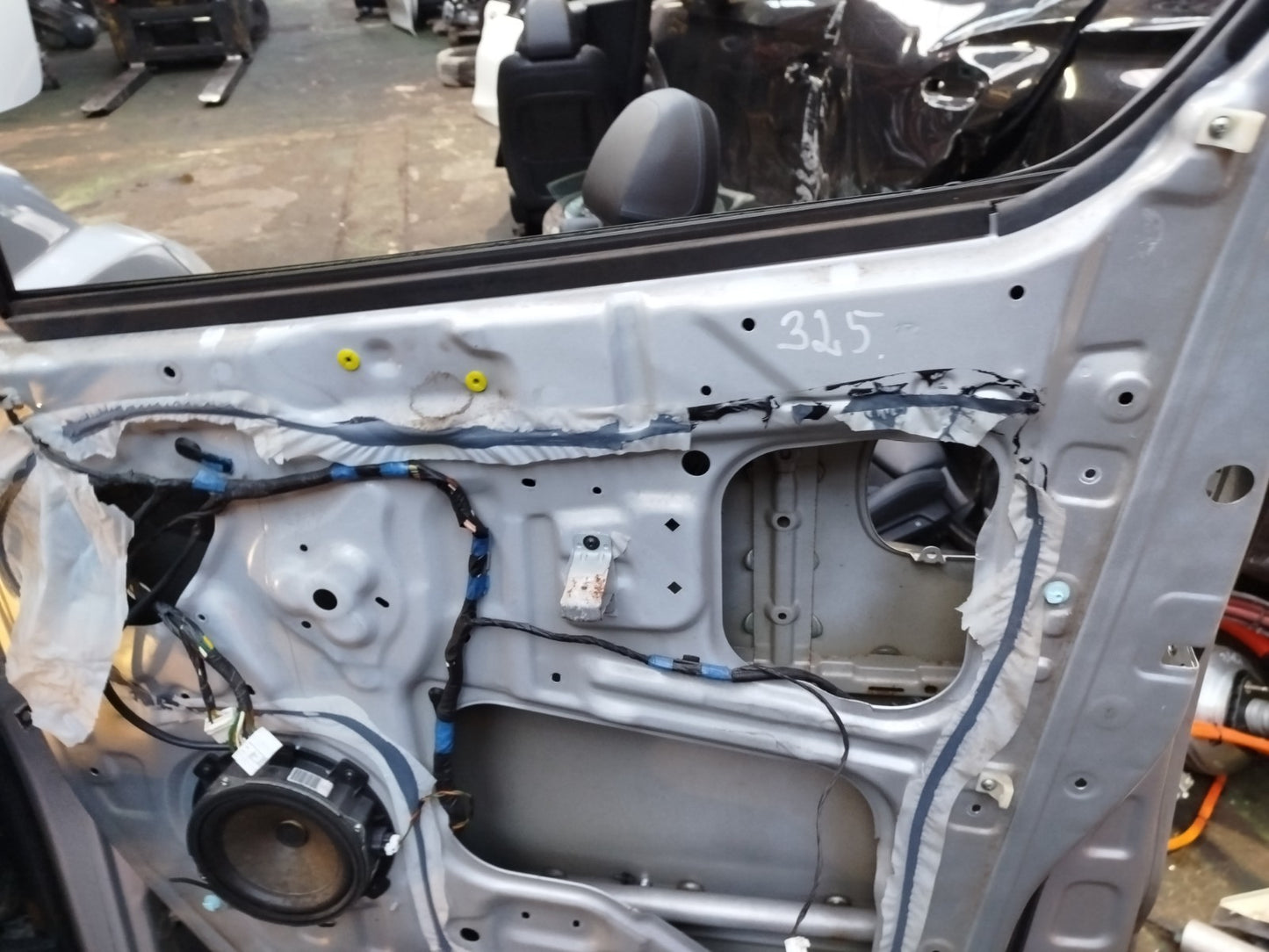 ✅2010 HYUNDAI I800 2.5D FRONT RIGHT DOOR W/O MIRROR SILVER + WARRANTY A325 - Image 10