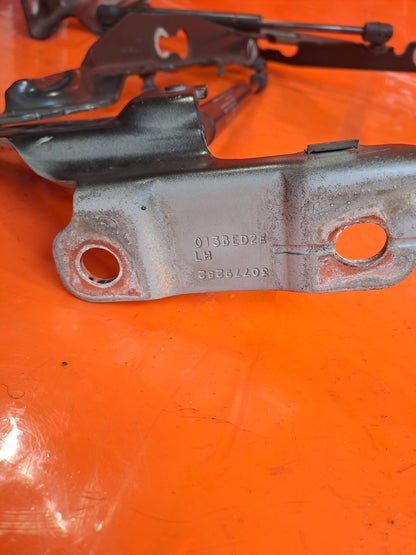 ✅Volvo Xc60 Se Awd 2012 2.4 Diesel FRONT BONNET HINGES 30779282 30784935 A289 - Image 12