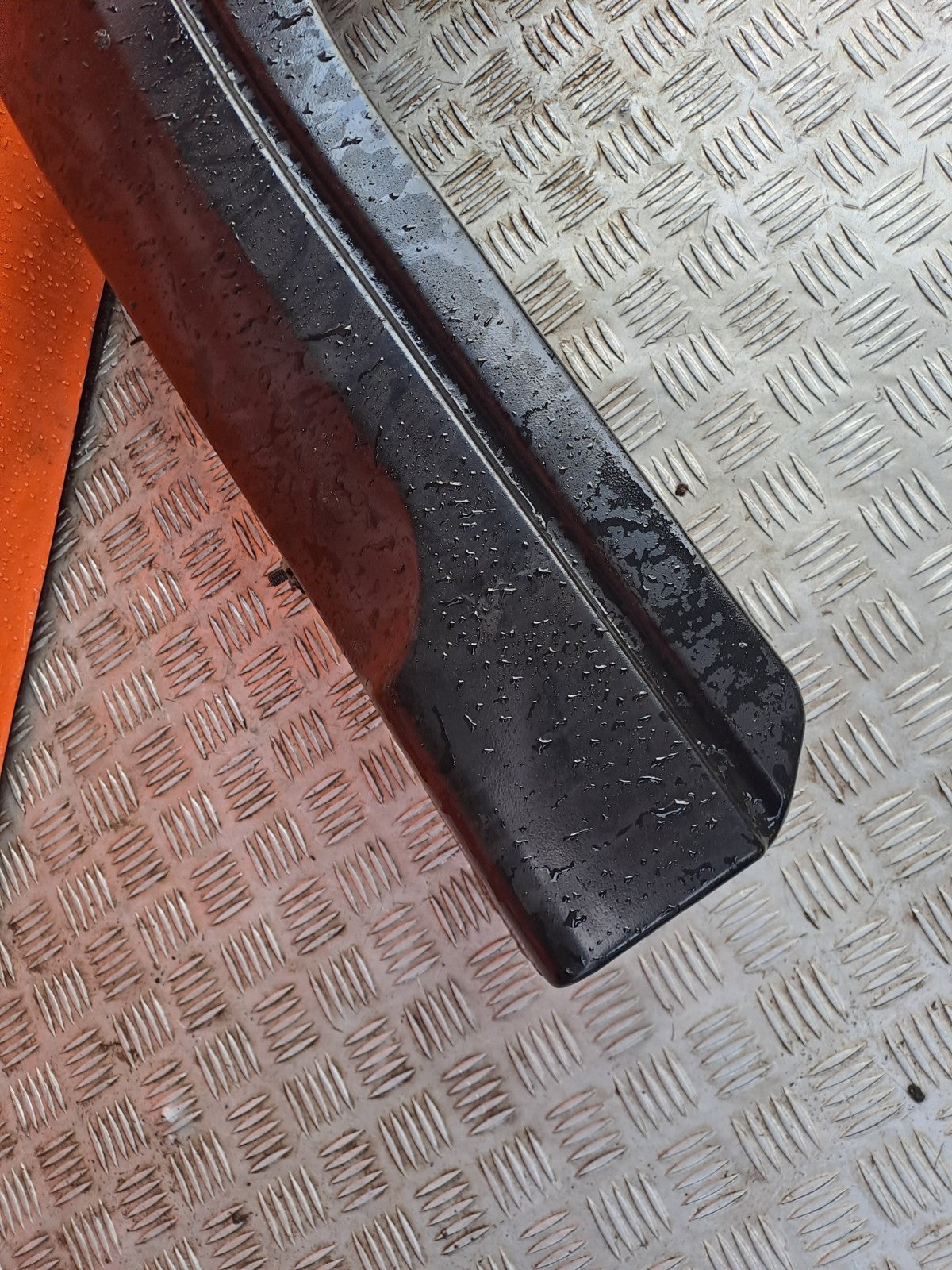 ✅2003 VOLVO FL 5.5D FRONT RIGHT ARCH TRIM WITH INDICATOR 3954327 + WARRANTY A324 - Image 2