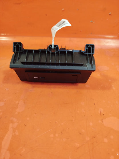 ✅2019 MERCEDES A CLASS W177 USB PORT CONNECTOR A2478203902 + WARRANTY A260 - Image 2