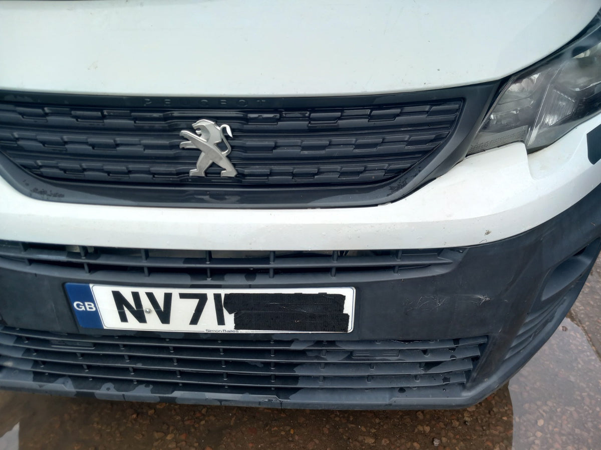 2022 Peugeot Partner K9 Front Bumper Complete White Warranty A419 - Image 4